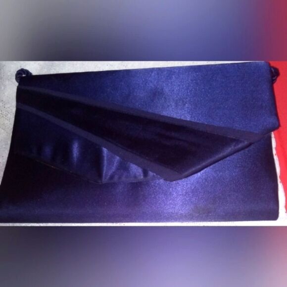 WHITTALL & SHON CLUTCH PURSE - Picture 7 of 7